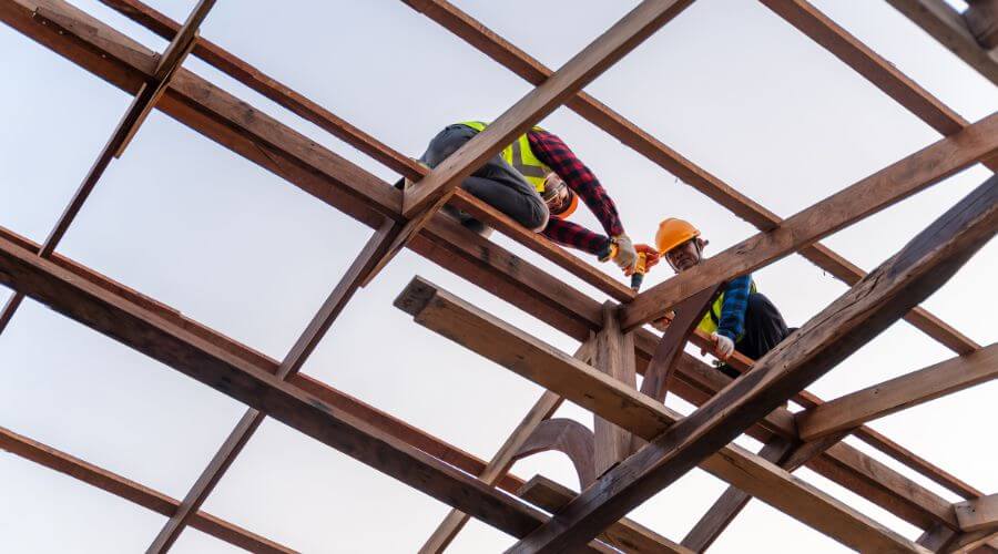 Professional gutter cleaning services in Lovington, IL